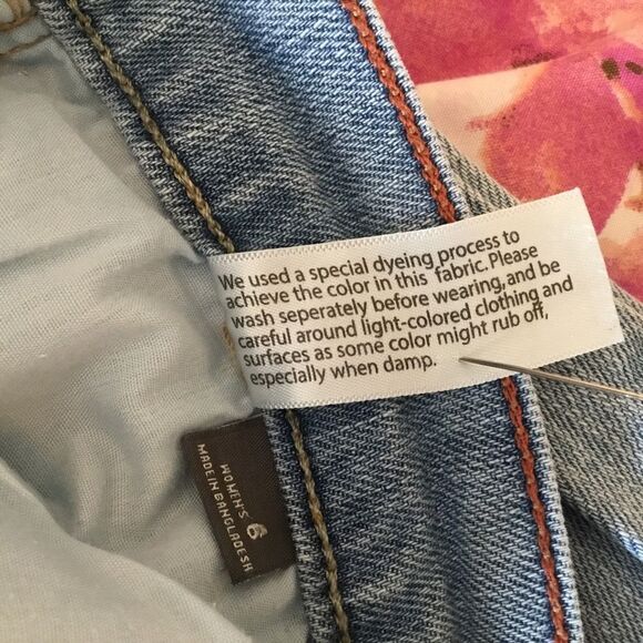 NWOT. Eddie Bauer Brand Women’s Size 6 Cropped Jeans With Embroidery - Picture 9 of 12